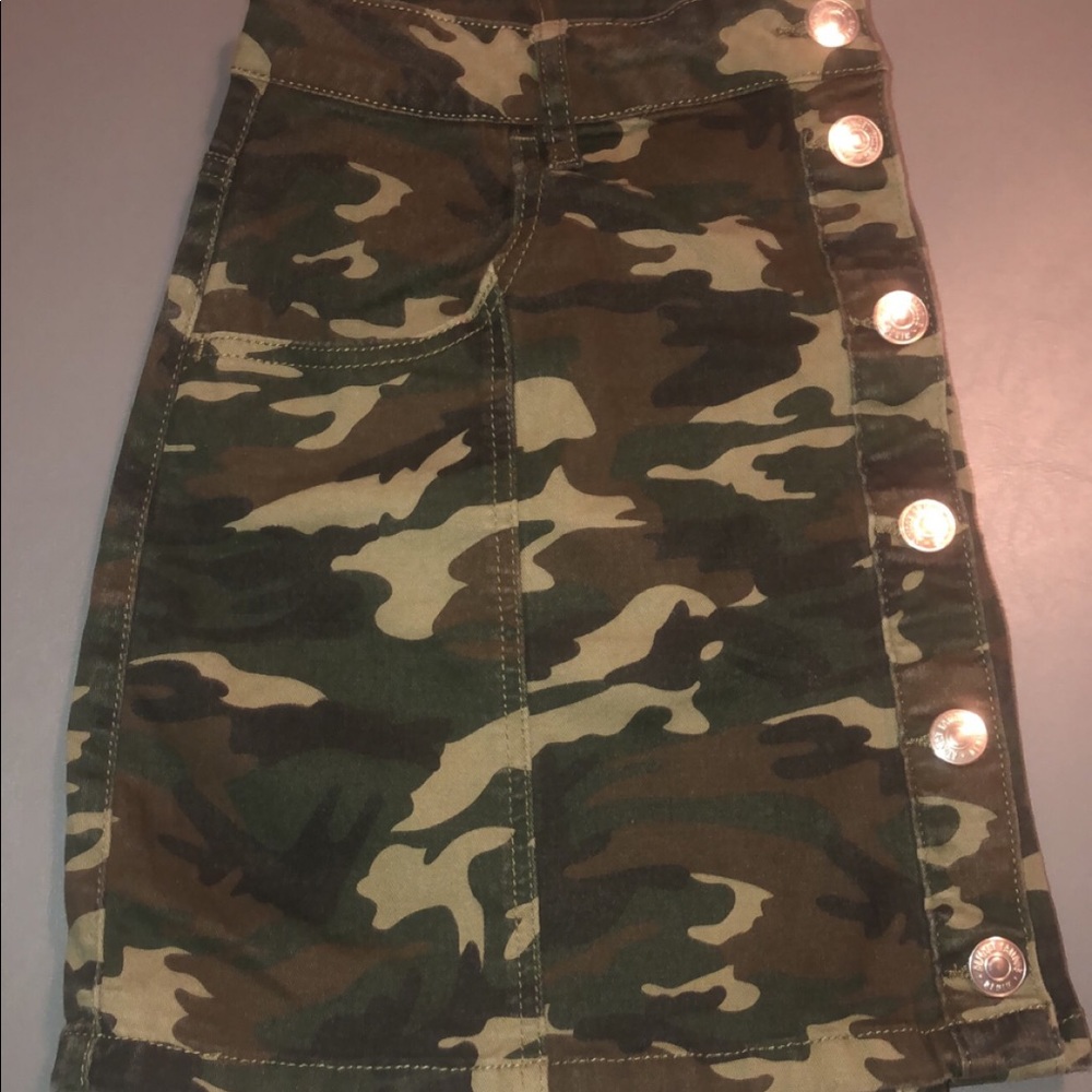 Camo Mini Skirt 🍃🍂